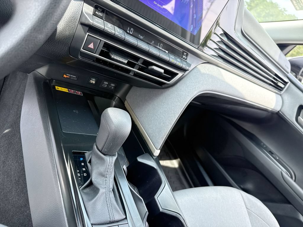 Used 2025 Toyota Camry LE FWD image 22