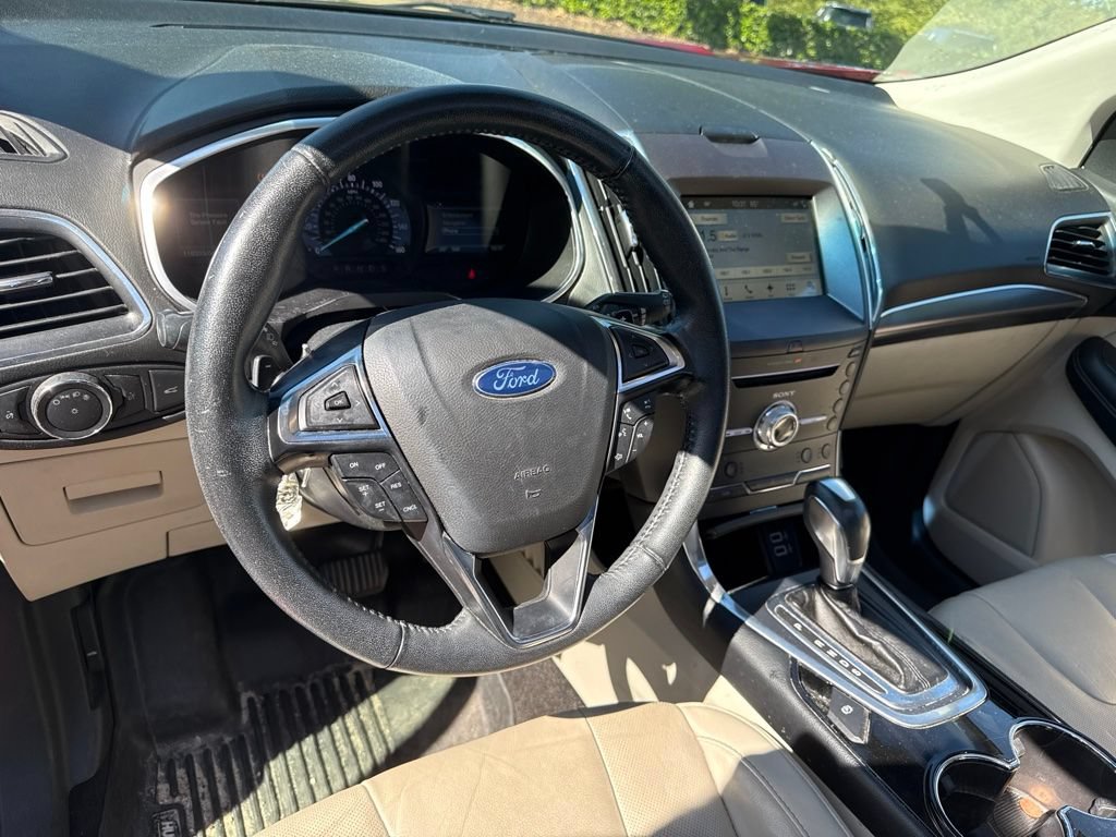 Used 2017 Ford Edge Titanium w/ Equipment Group 301A FWD image 9