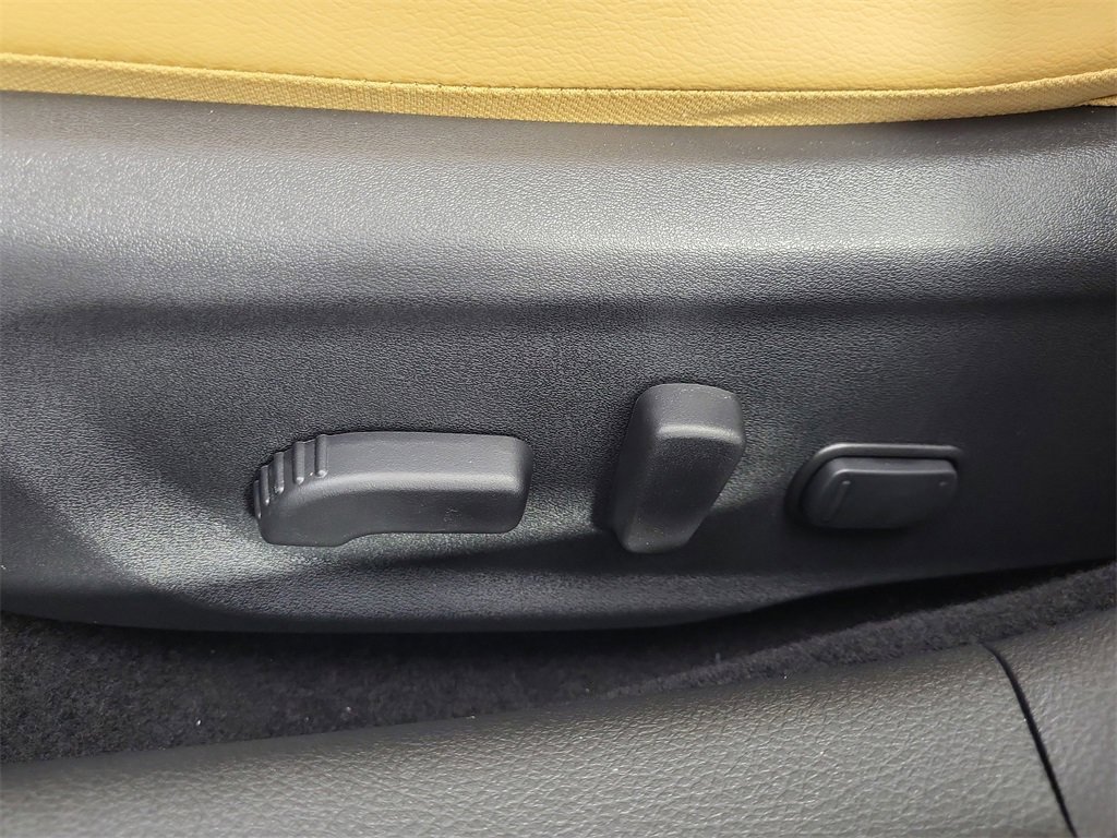 New 2025 Nissan Sentra SV w/ SV Premium Package image 12