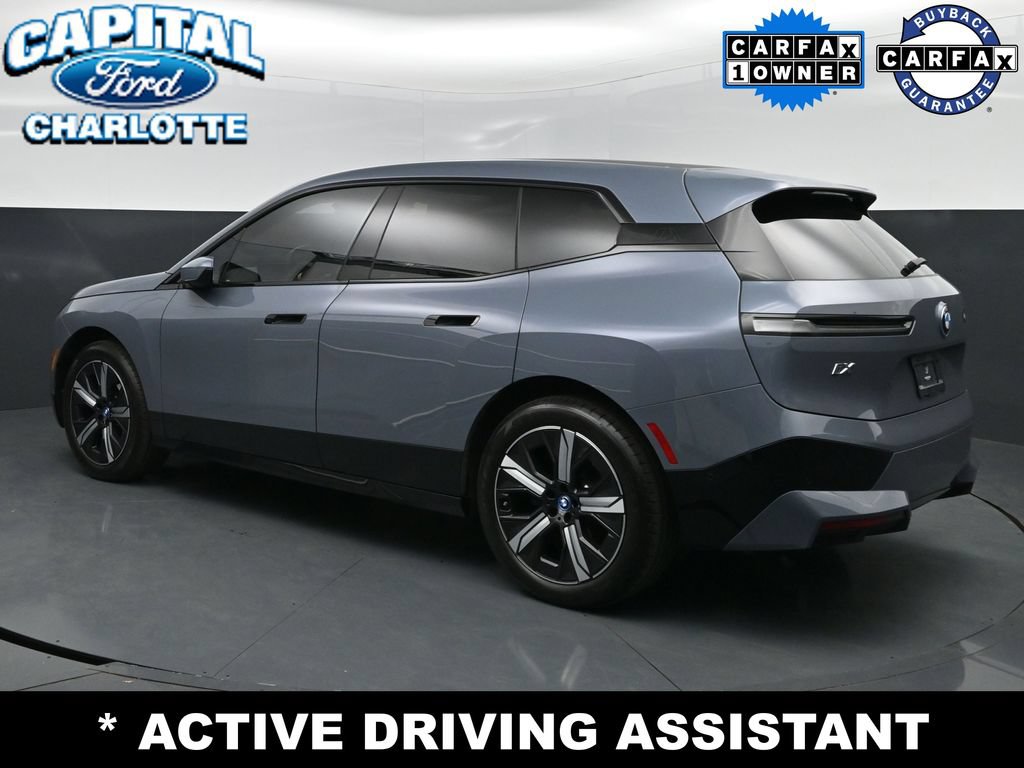 Used 2023 BMW iX xDrive50 w/ Sport Package AWD/4WD image 5