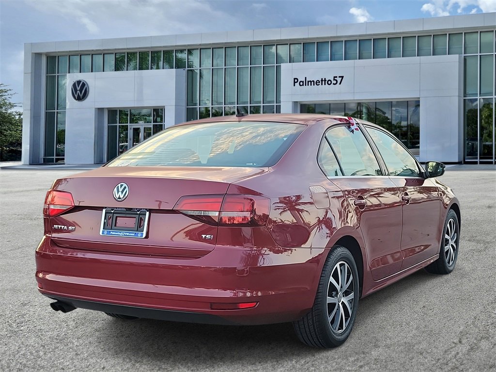 Used 2017 Volkswagen Jetta SE image 4