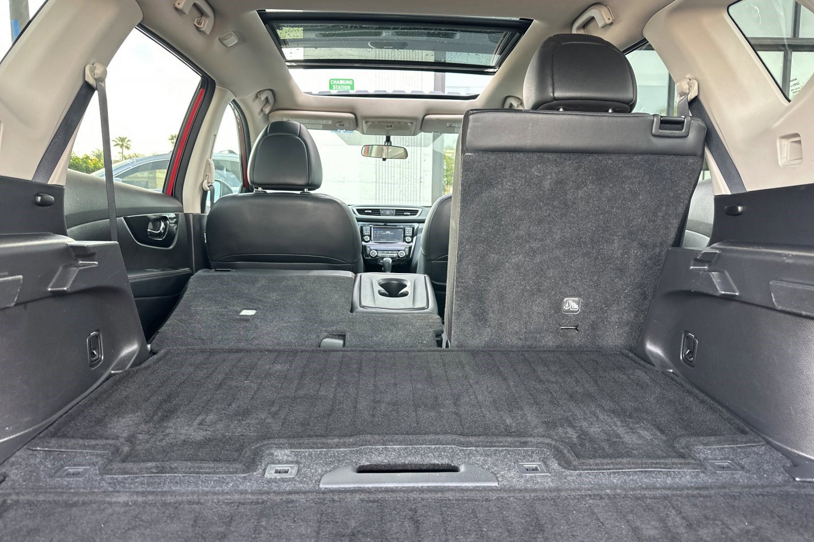 Used 2016 Nissan Rogue SL w/ SL Premium Package image 32