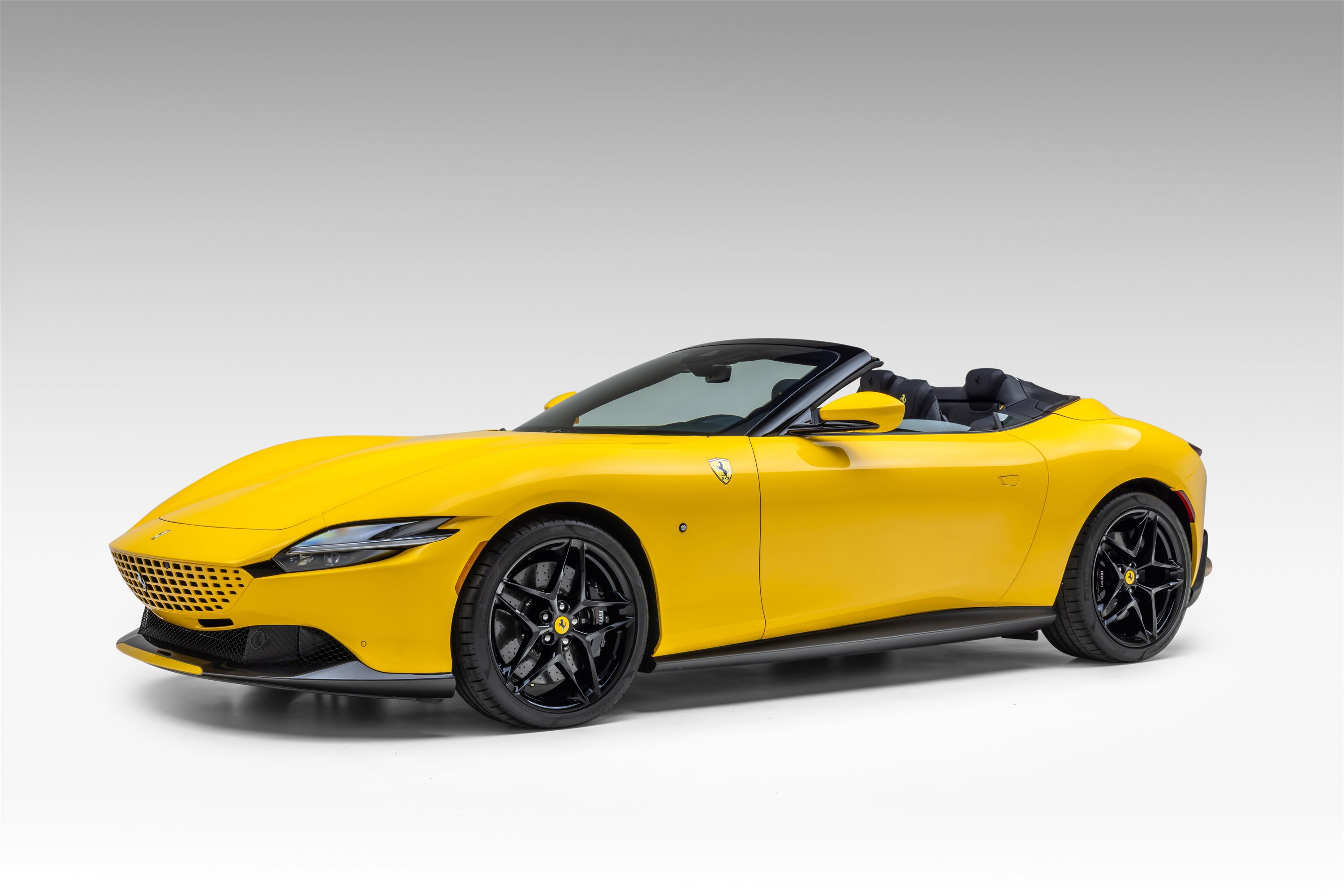 Certified 2025 Ferrari Roma Spider image 4