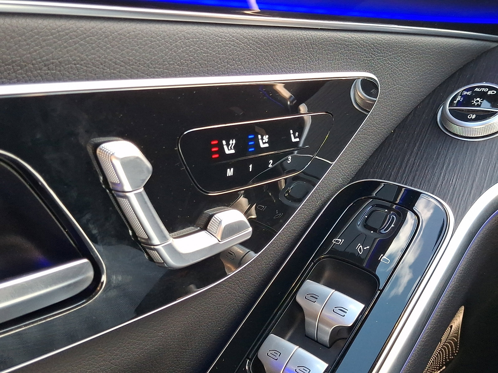 Used 2023 Mercedes-Benz S 500 4MATIC w/ AMG Line image 25