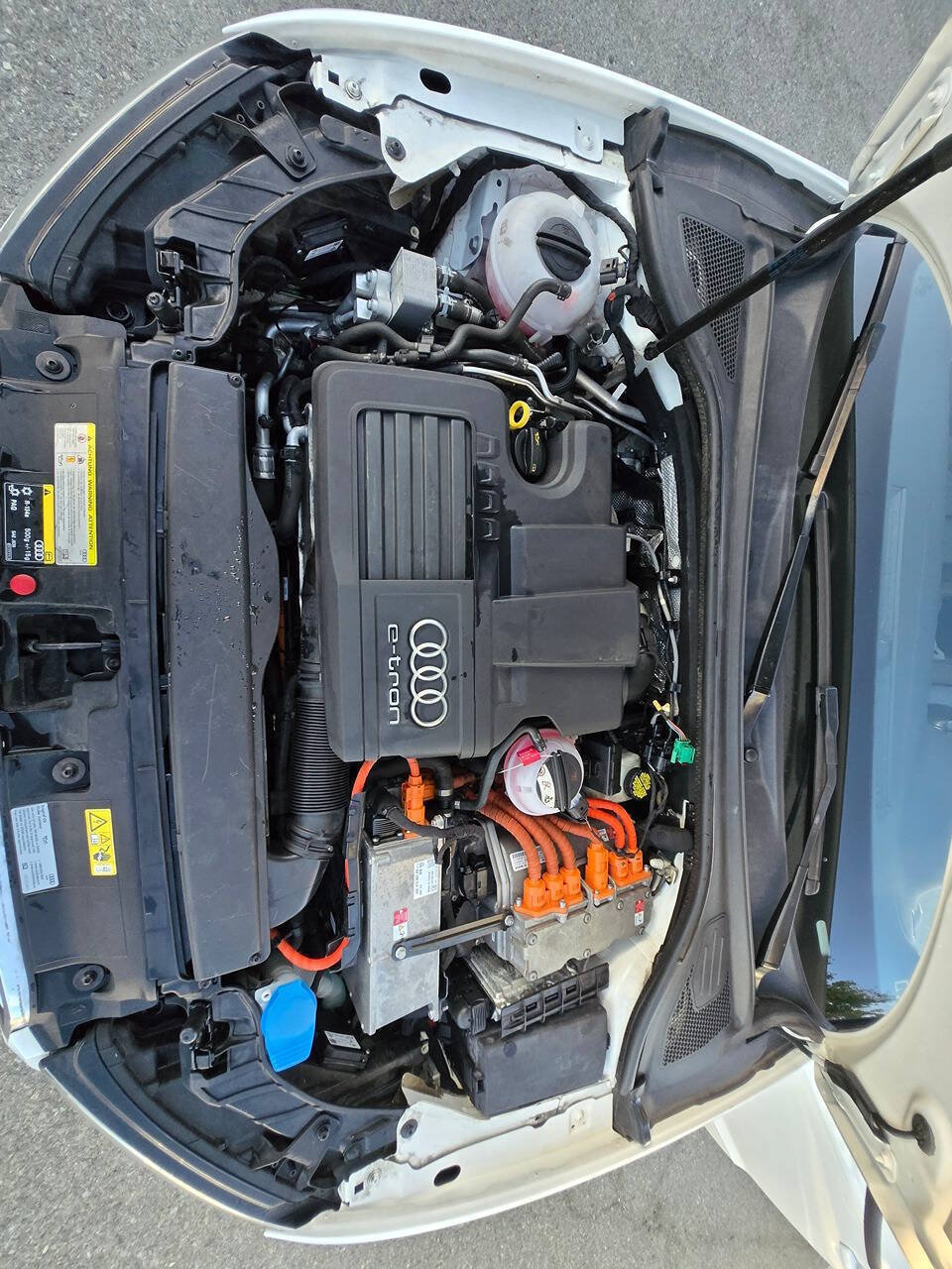 Used 2016 Audi A3 e-tron Premium Plus w/ Premium Plus Package FWD image 40