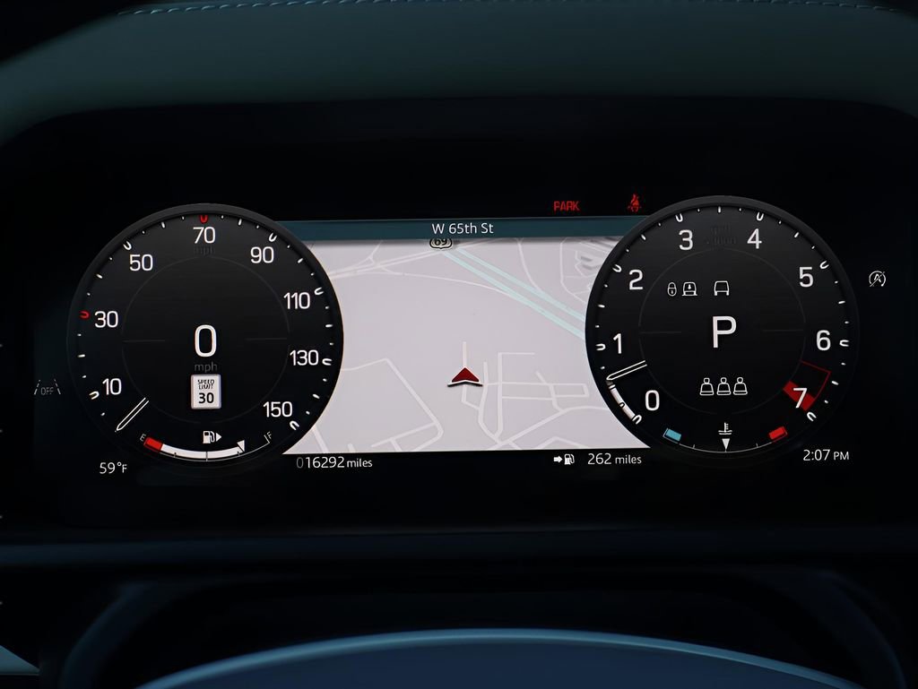 Used 2024 Land Rover Defender 110 SE image 29