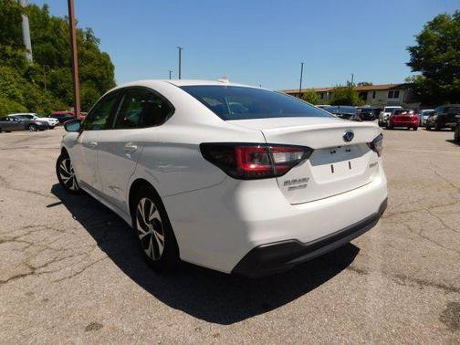 Used 2022 Subaru Legacy Premium AWD/4WD image 5