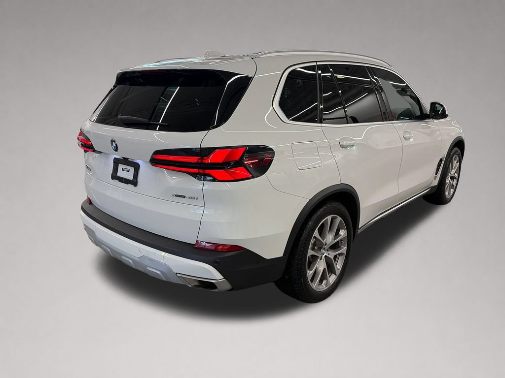 Used 2024 BMW X5 xDrive40i w/ Premium Package AWD/4WD image 4