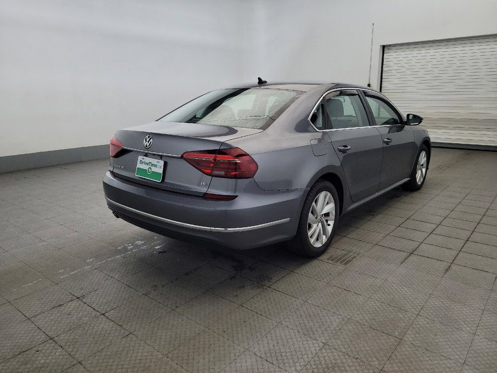 Used 2018 Volkswagen Passat 2.0T SE FWD image 9