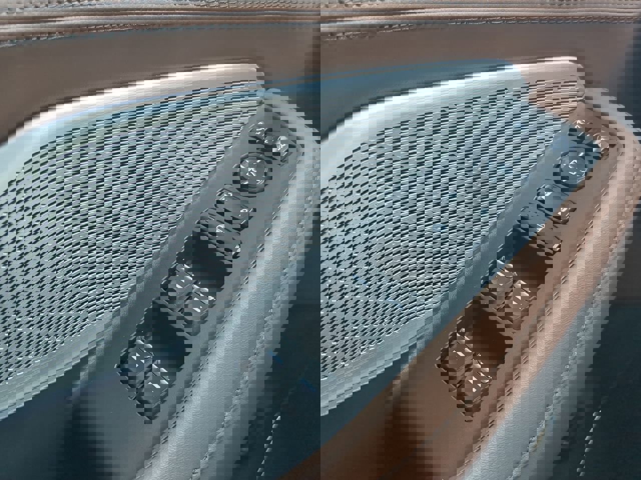 Used 2024 Acura MDX SH-AWD w/ Advance Package image 23