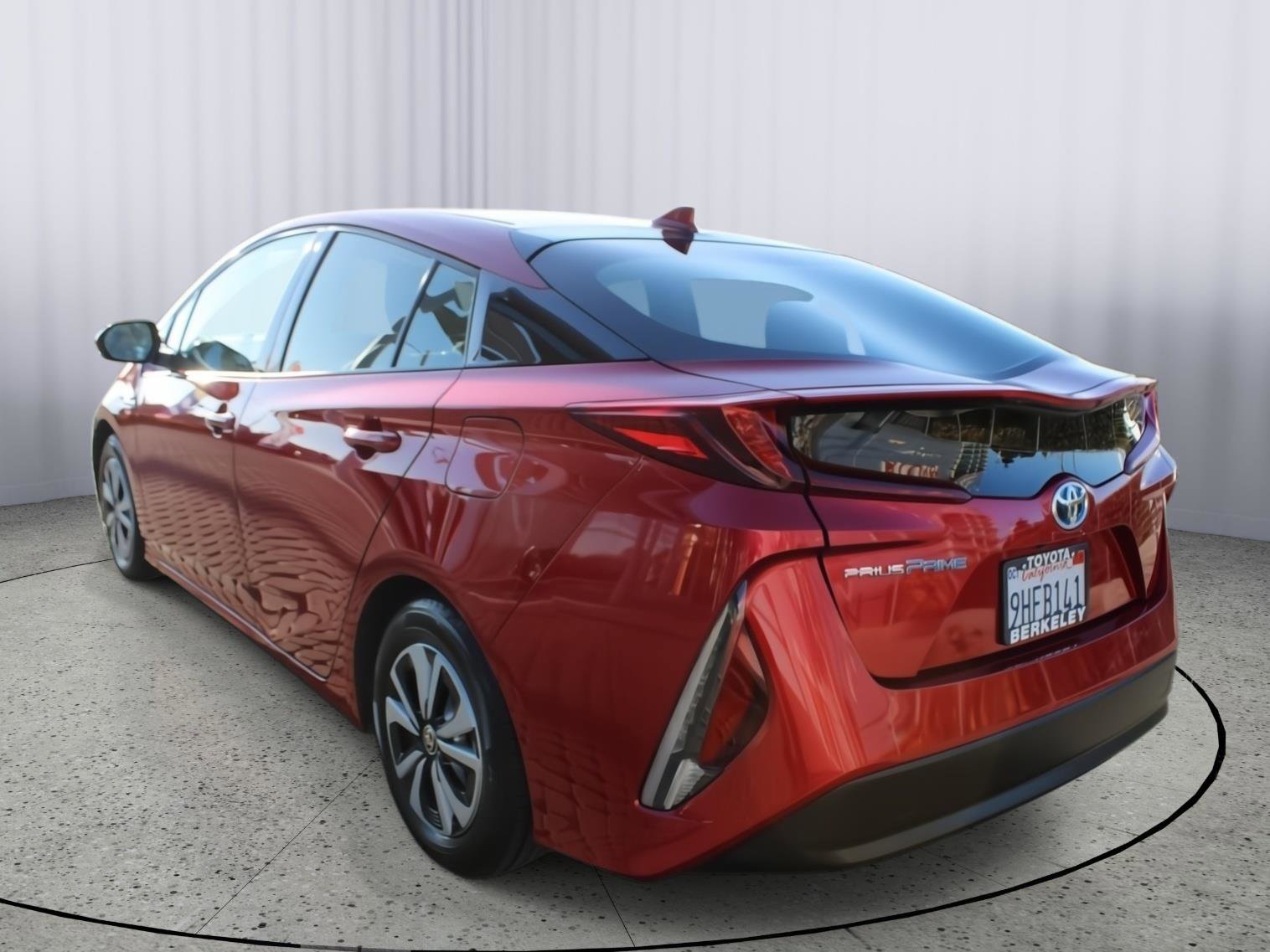 Used 2018 Toyota Prius Prime Plus image 6