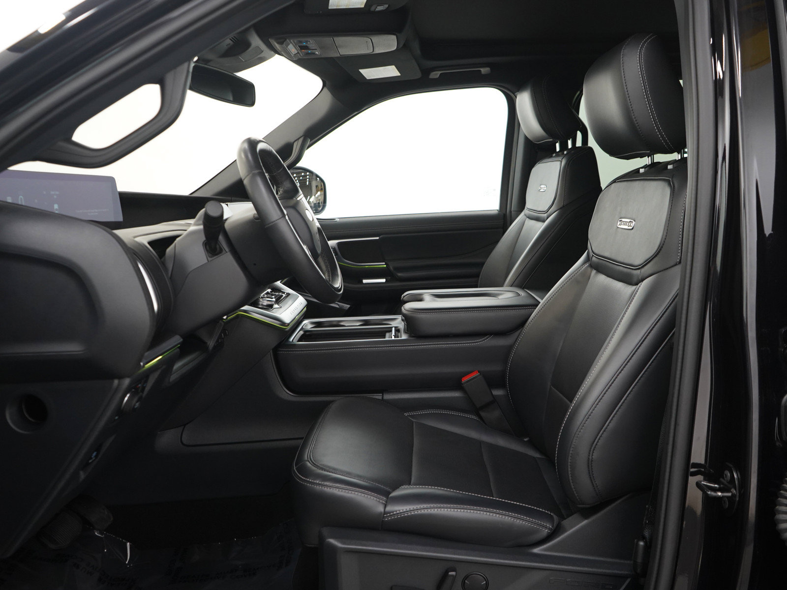Used 2025 Ford Expedition Max Platinum w/ Stealth Appearance Package AWD/4WD image 26