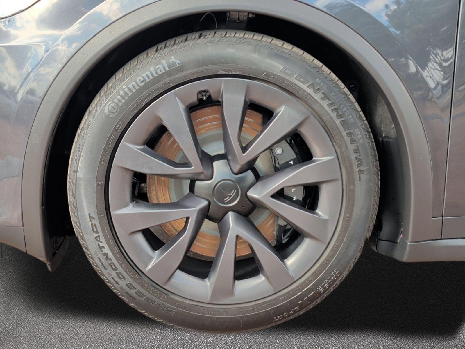 Used 2024 Tesla Model X image 7