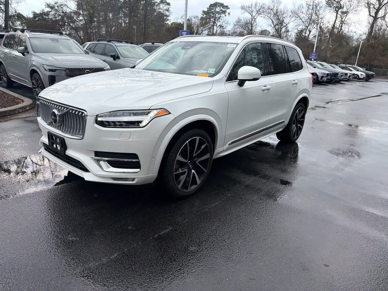 Certified 2024 Volvo XC90 B6 Plus w/ Protection Package Premier image 8