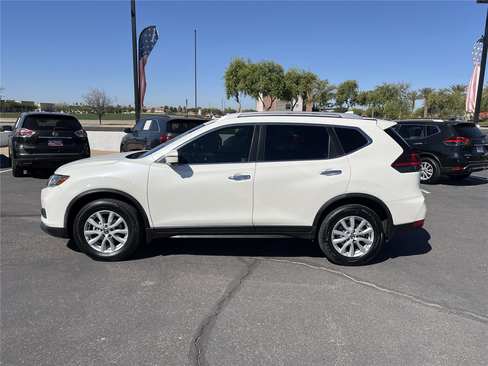 Used 2018 Nissan Rogue SV w/ Premium Package AWD/4WD image 8