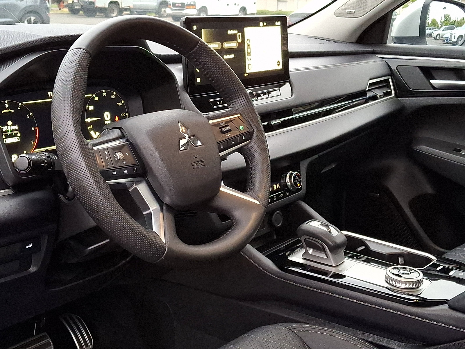 Used 2025 Mitsubishi Outlander SEL AWD/4WD image 17