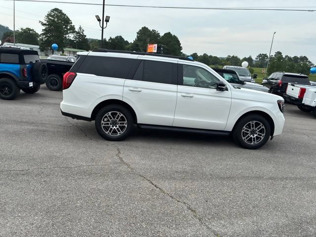 Used 2025 Ford Expedition Active AWD/4WD image 39