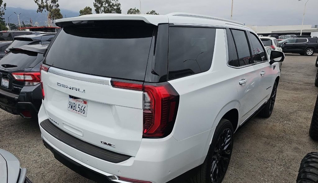 Used 2026 GMC Yukon Denali w/ Denali Reserve Package AWD/4WD image 4