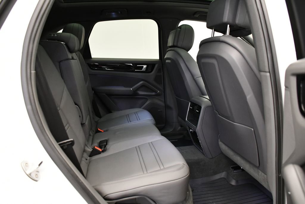 Used 2023 Porsche Cayenne image 55