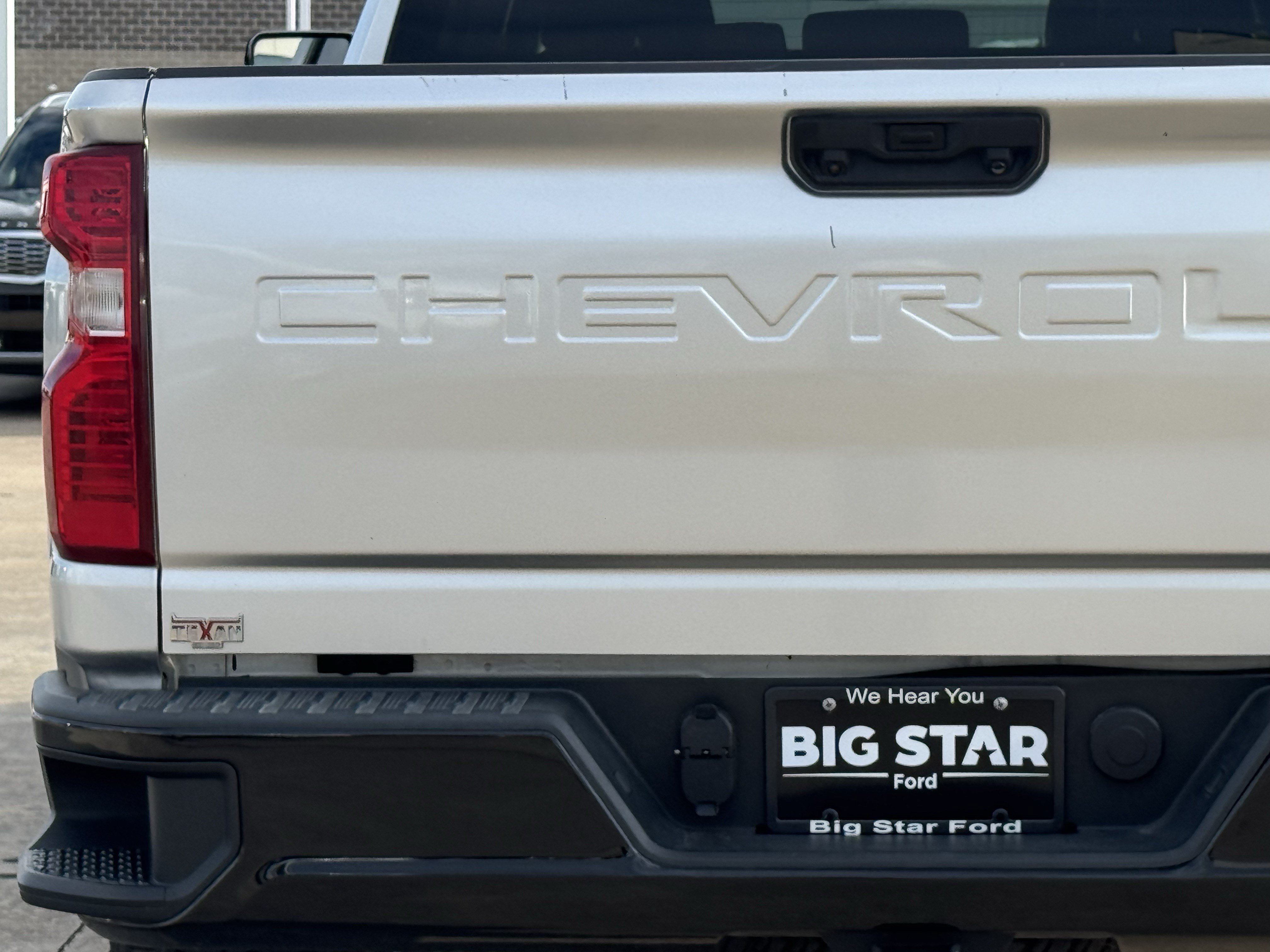 Used 2022 Chevrolet Silverado 2500 Custom w/ Custom Value Package AWD/4WD image 10