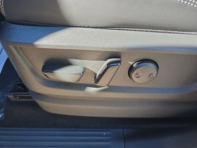 New 2026 Nissan Armada SL w/ Captain's Chari Seat Package image 34