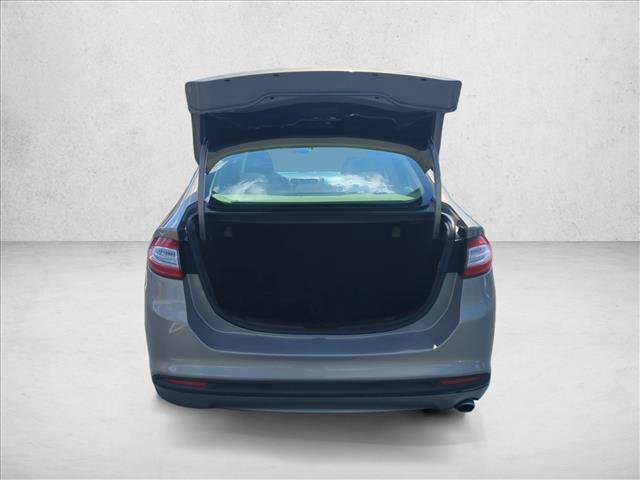 Used 2015 Ford Fusion SE FWD image 6
