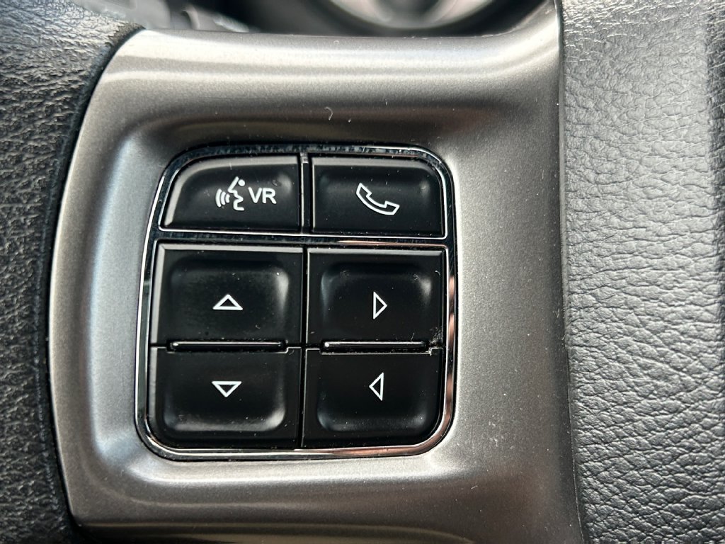 Used 2024 RAM 1500 Warlock AWD/4WD image 35
