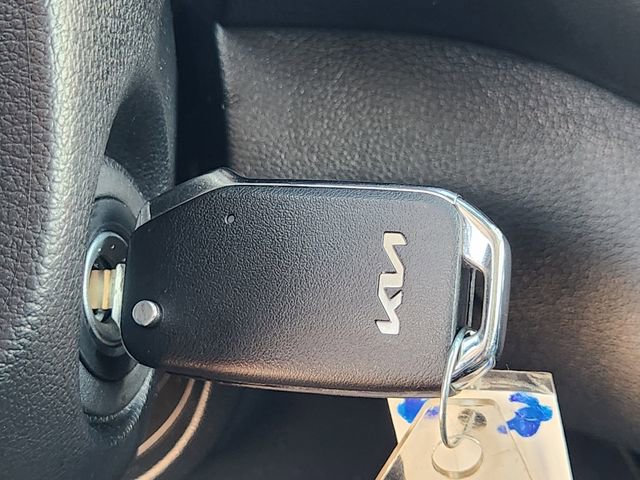 Used 2025 Kia Soul LX w/ LX Technology Package FWD image 20