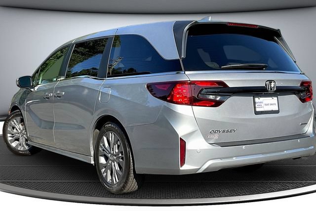 Used 2025 Honda Odyssey Touring image 7
