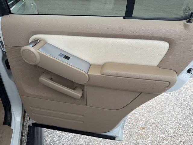 Used 2010 Mercury Mountaineer AWD image 16