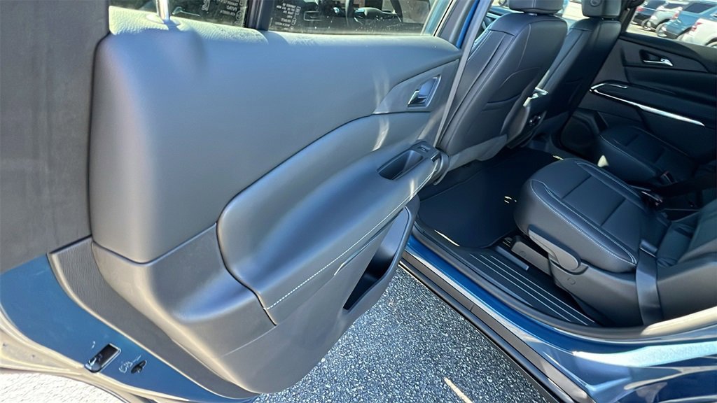 New 2026 Chevrolet Traverse LT w/ Midnight/Sport Edition image 16