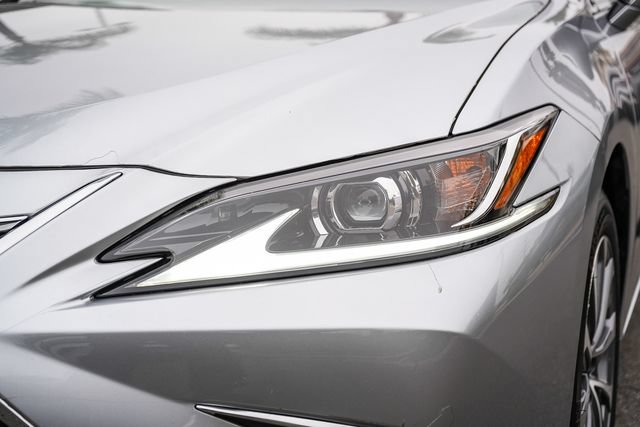 Used 2025 Lexus ES 350 w/ Accessory Package (Z2) FWD image 4