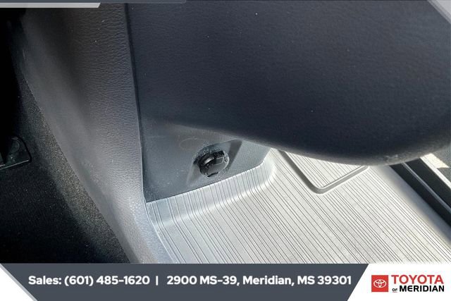 Used 2022 Toyota Sienna XLE image 23