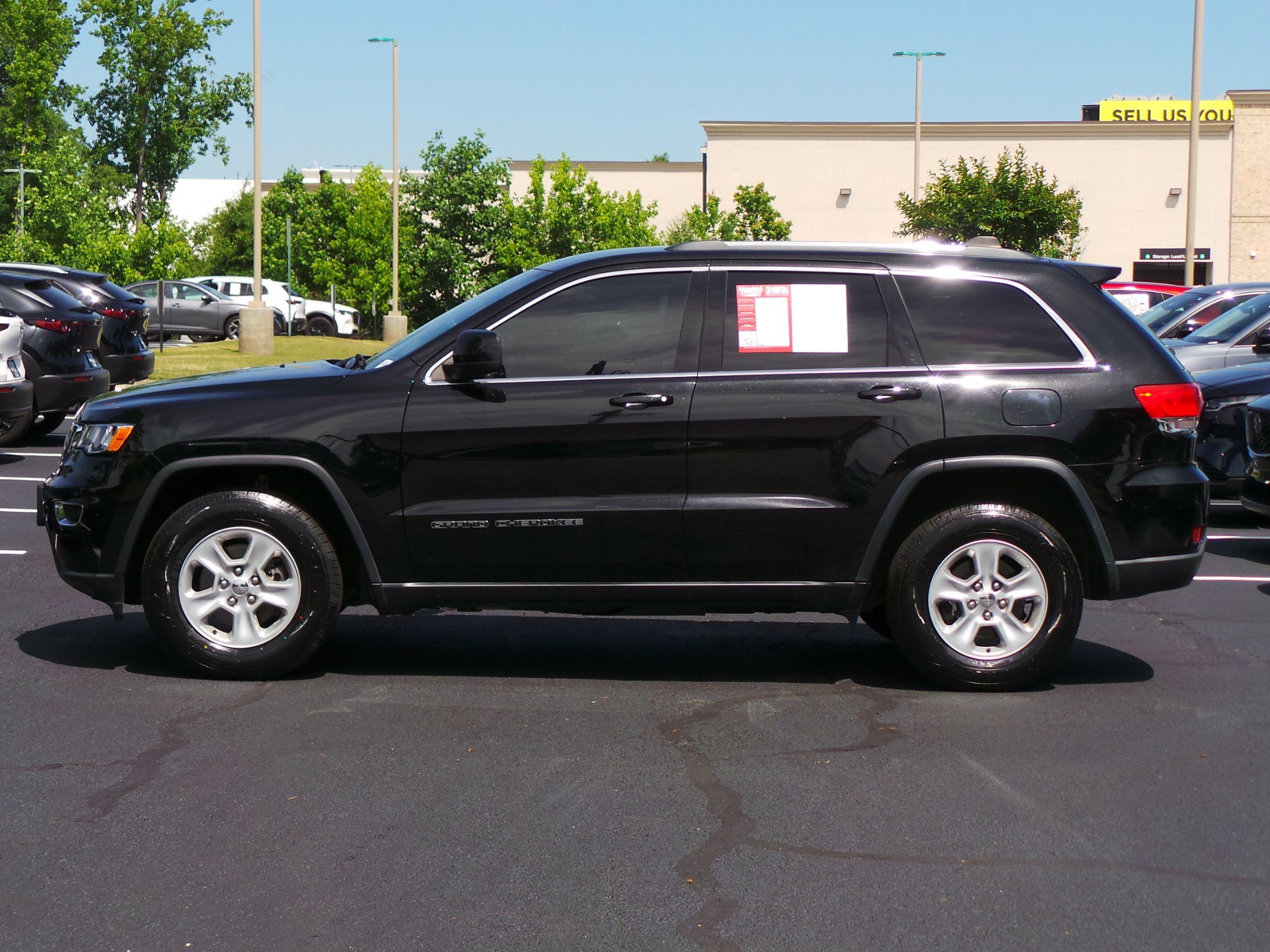 Used 2017 Jeep Grand Cherokee Laredo w/ Quick Order Package 23E AWD/4WD image 5