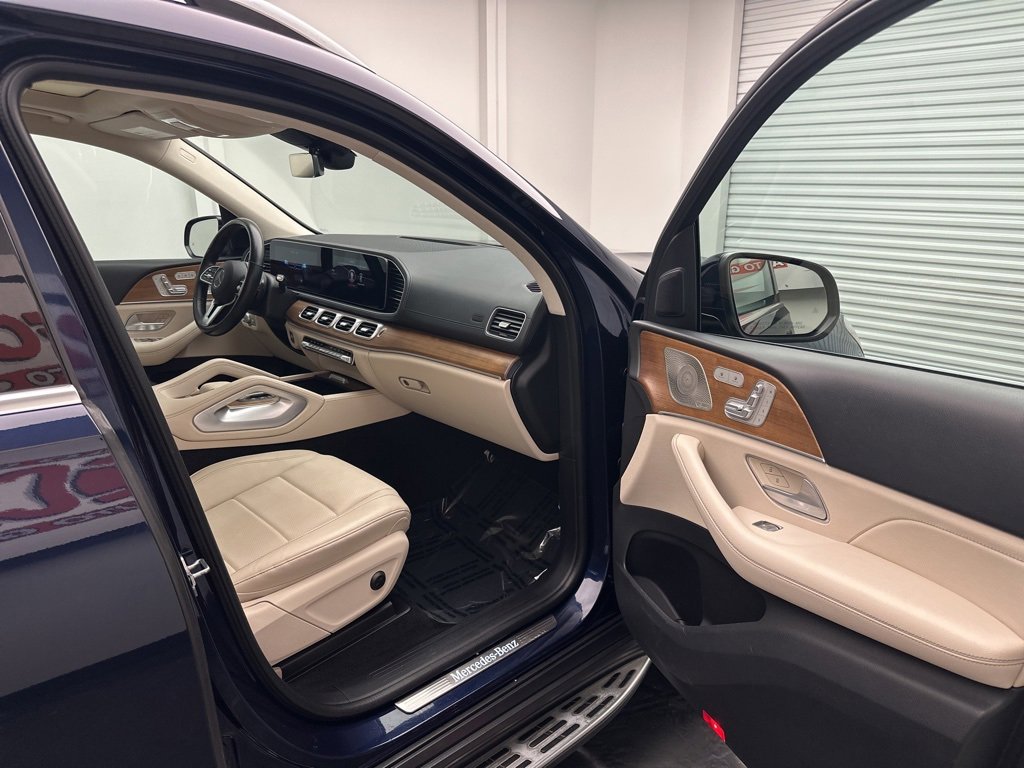 Used 2022 Mercedes-Benz GLS 450 4MATIC image 8