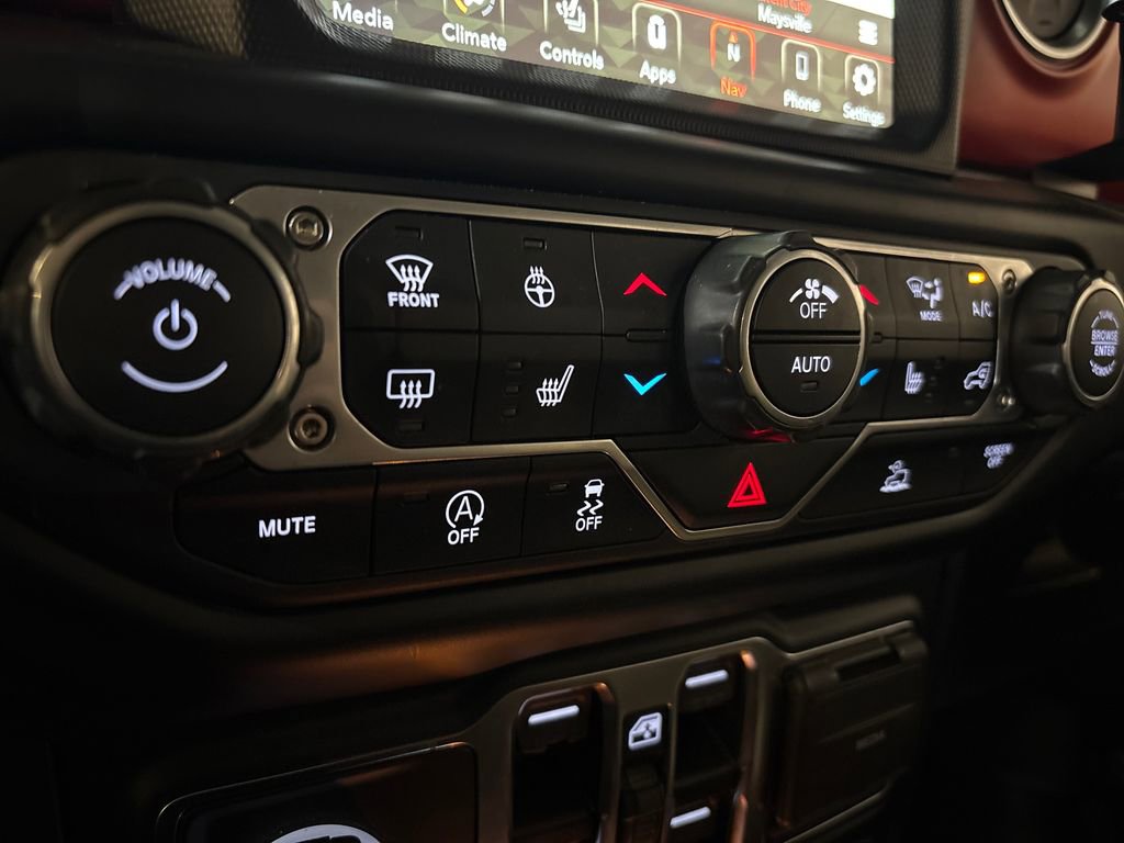 Used 2022 Jeep Gladiator Rubicon w/ Cold Weather Group image 36