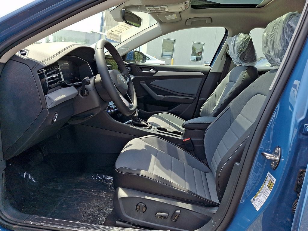 New 2026 Volkswagen Jetta SE FWD image 9