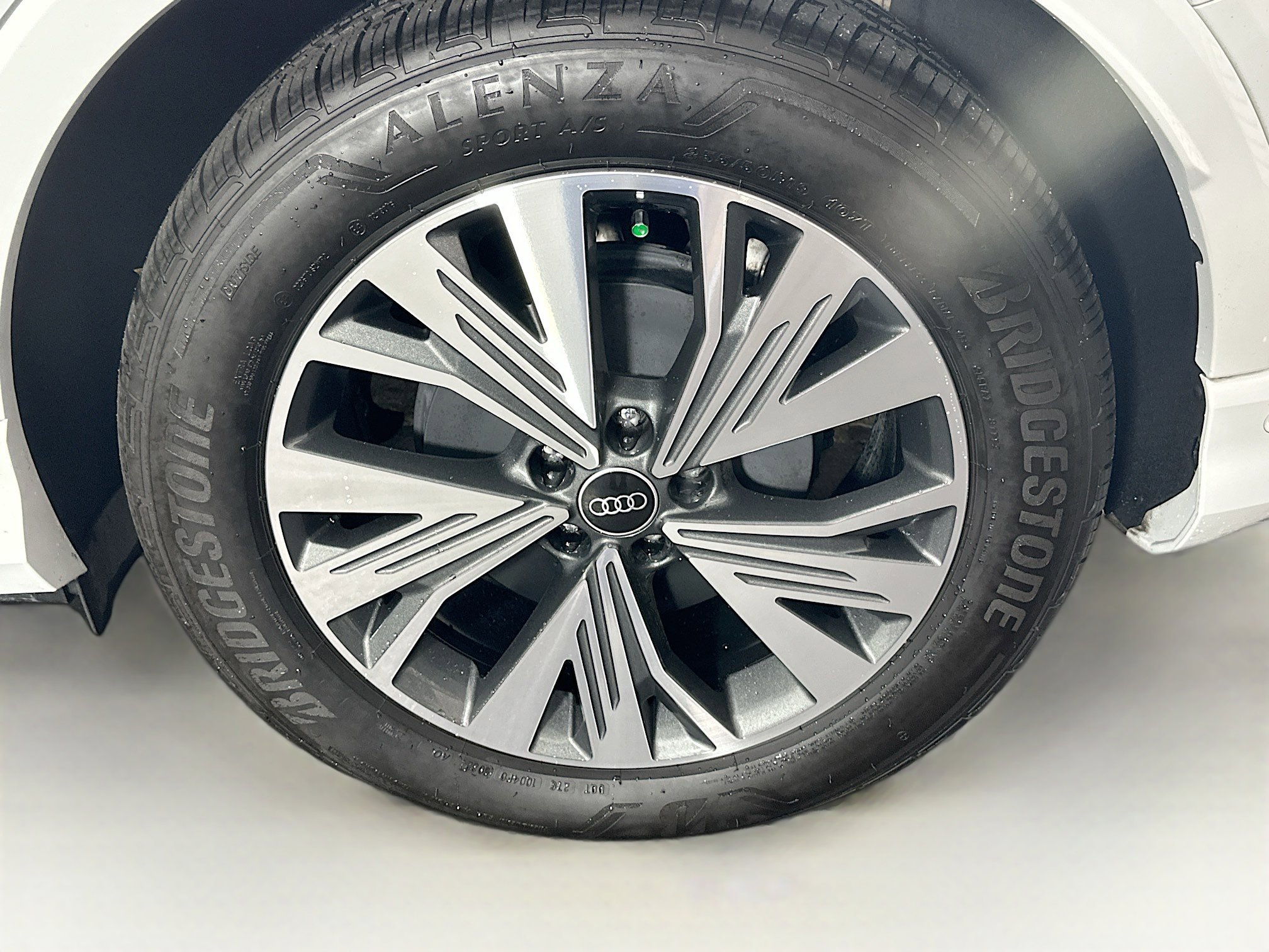 Used 2023 Audi Q4 e-tron Premium Plus w/ Premium Plus image 11