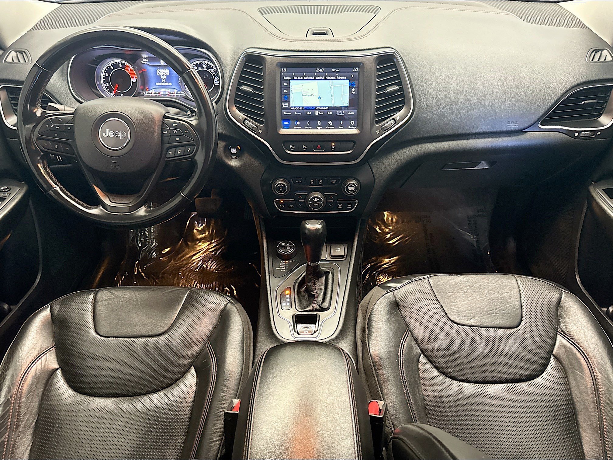 Used 2020 Jeep Cherokee Trailhawk AWD/4WD image 14