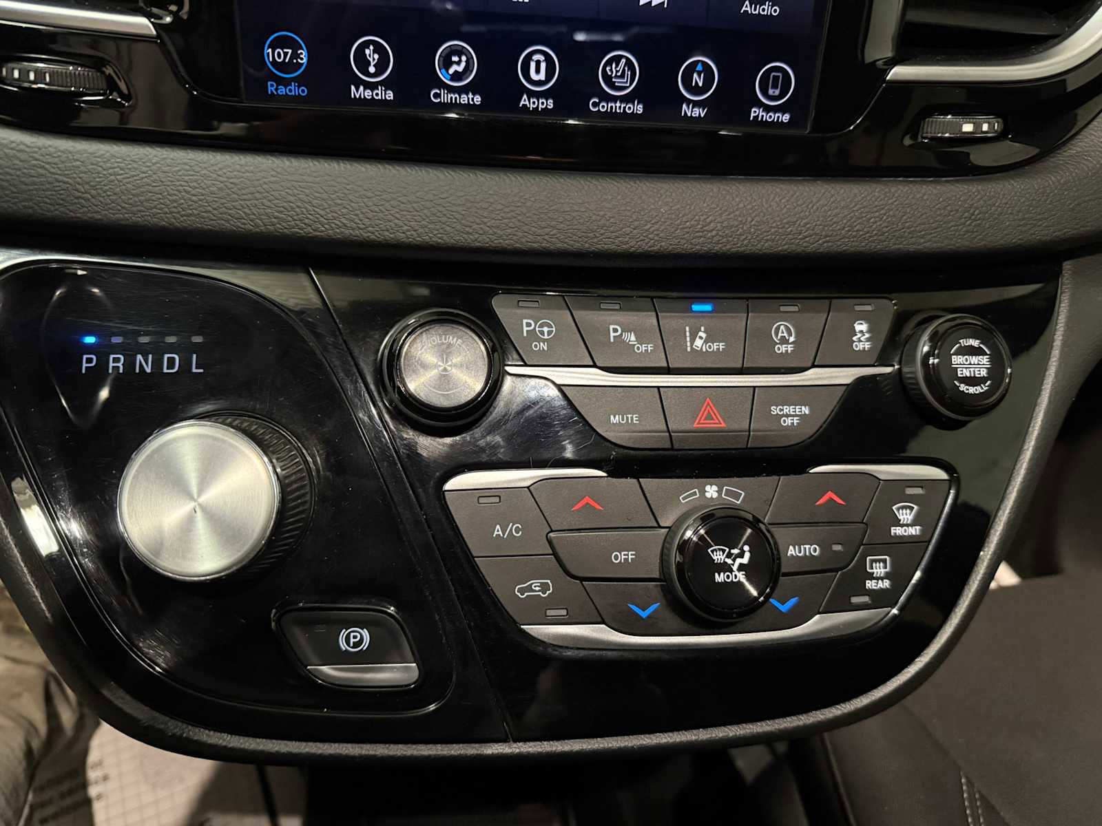 Used 2019 Chrysler Pacifica Touring Plus w/ Advanced Safetytec Group image 32