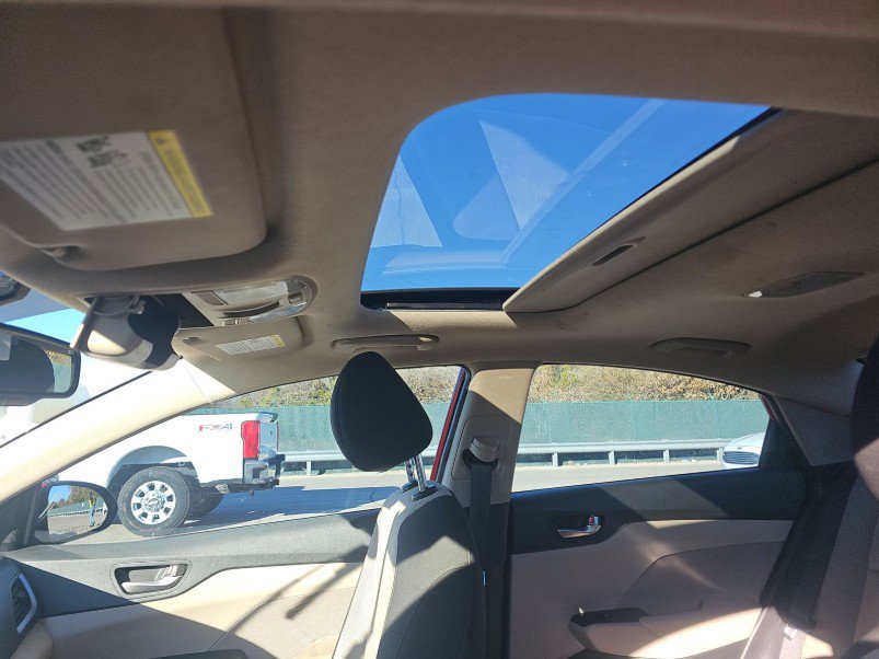 Used 2022 Hyundai Accent Limited image 10