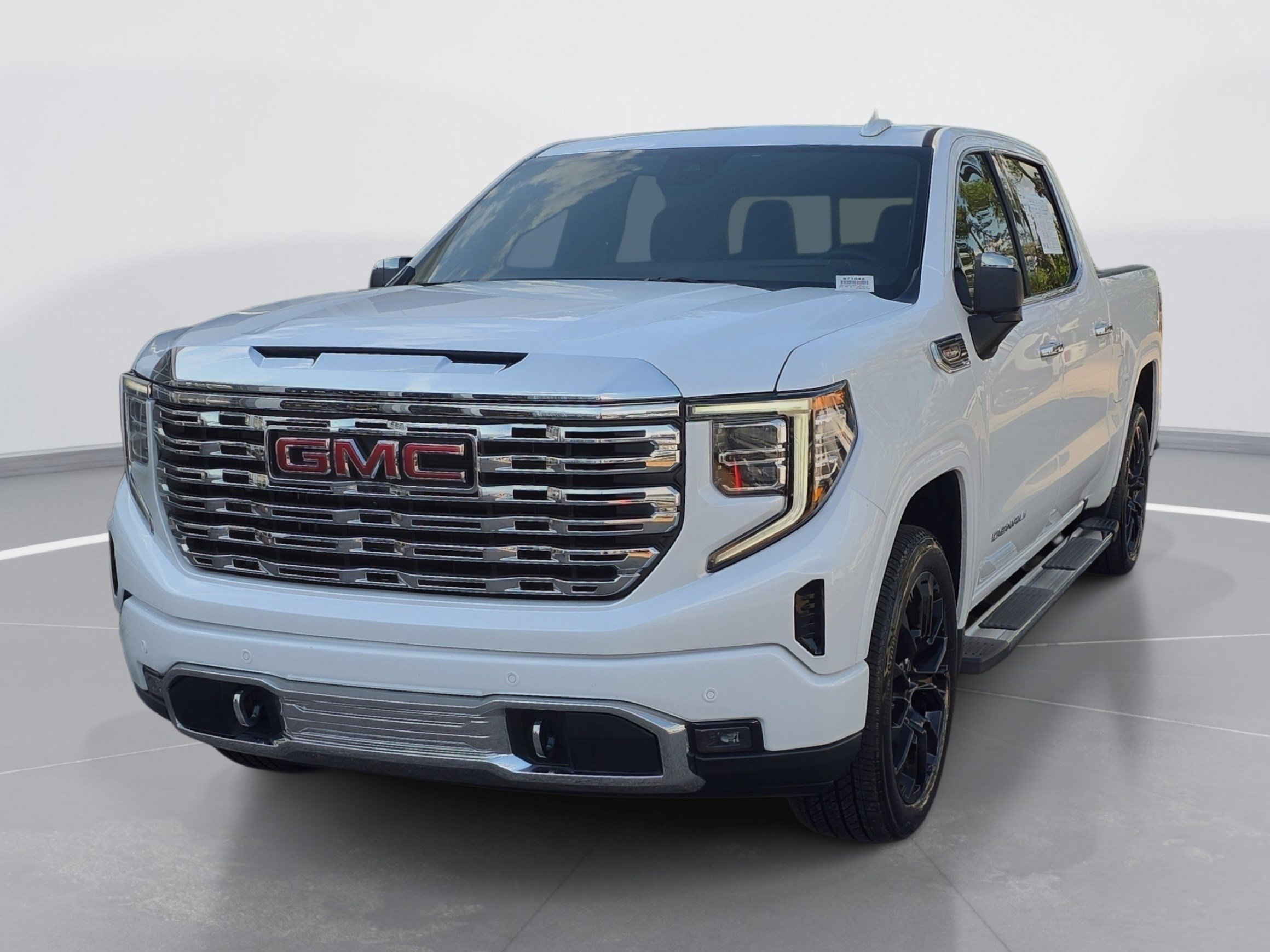 Used 2025 GMC Sierra 1500 Denali w/ Technology Package AWD/4WD image 7