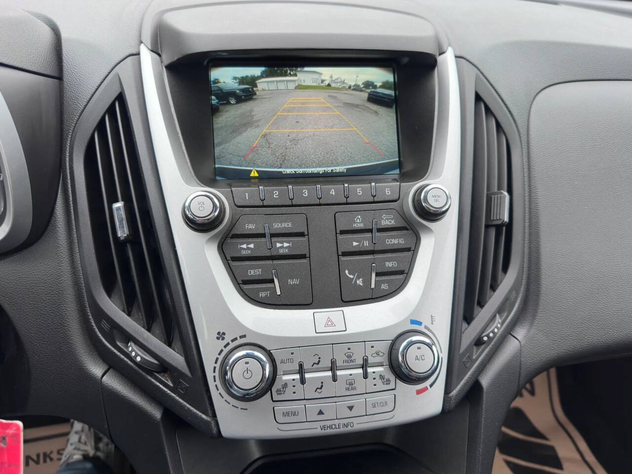 Used 2016 Chevrolet Equinox LTZ w/ Enhanced Convenience Package FWD image 17