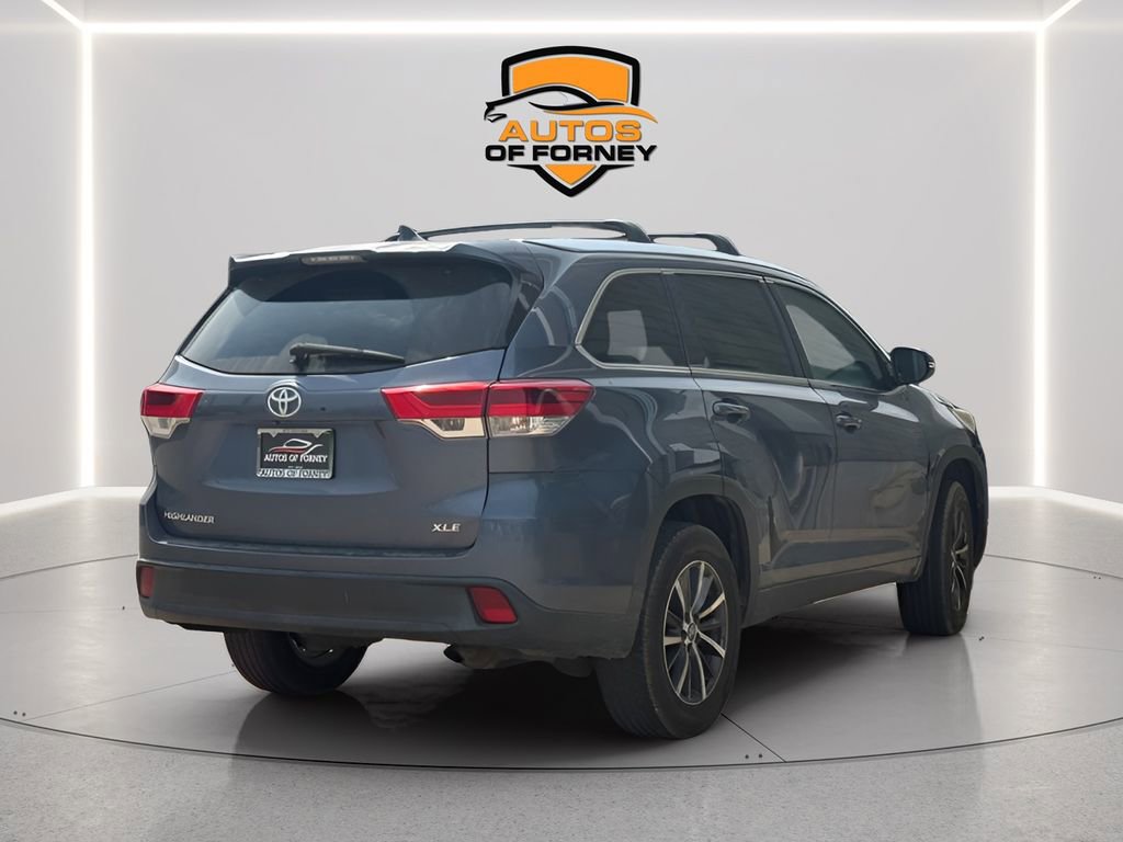 Used 2018 Toyota Highlander XLE FWD image 3