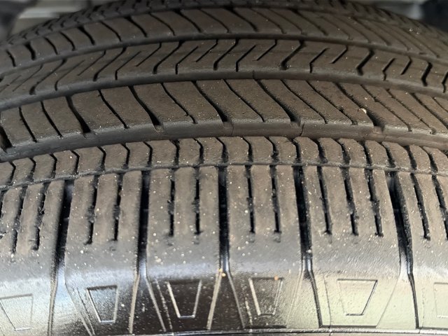 Used 2025 Honda Pilot EX-L image 12