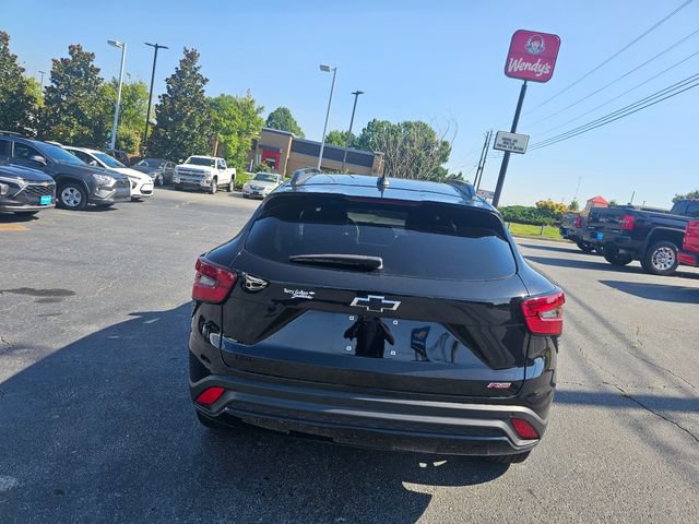 Used 2025 Chevrolet Trax RS w/ Sunroof Package FWD image 7