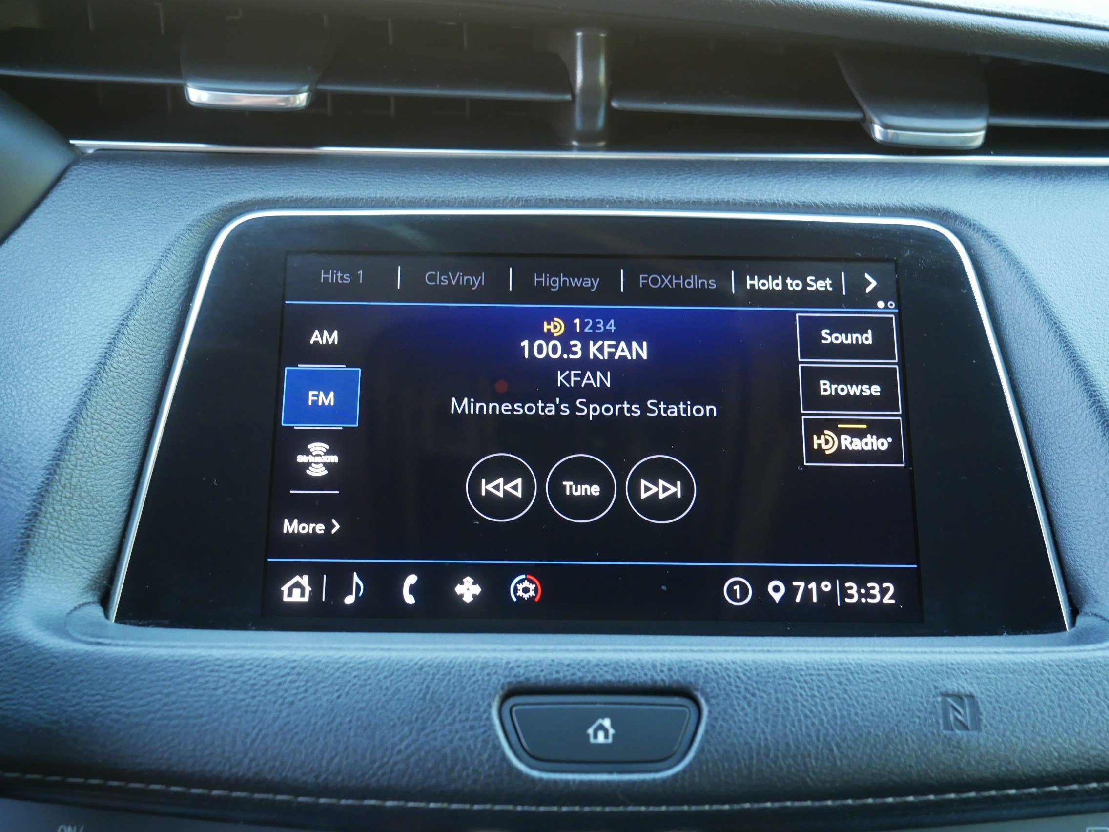 Used 2020 Cadillac XT4 Premium Luxury w/ Trailering Package AWD/4WD image 21