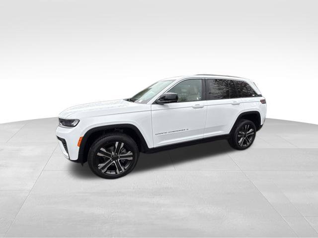 New 2027 Jeep Grand Cherokee Limited AWD/4WD image 3
