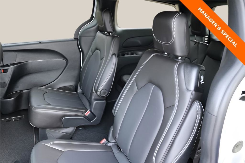 New 2026 Chrysler Pacifica Select image 13