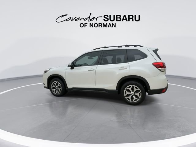 Used 2023 Subaru Forester Premium image 6